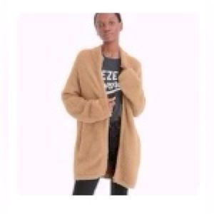 Beautiful soft toasty warm cardigan with pockets and zipper